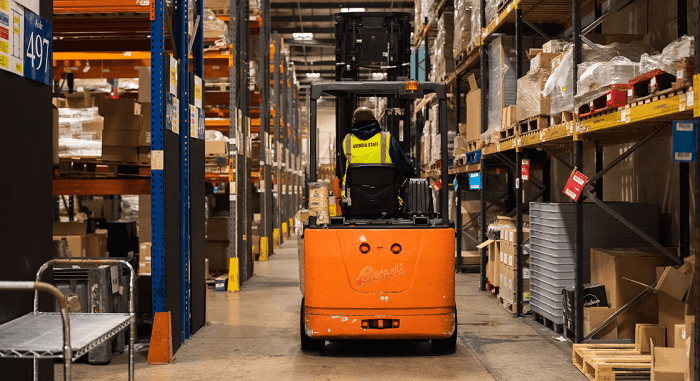 The Role of Global Fulfilment Centres in Reducing Delivery Costs The Role of Global Fulfilment Centres in Reducing Delivery Costs